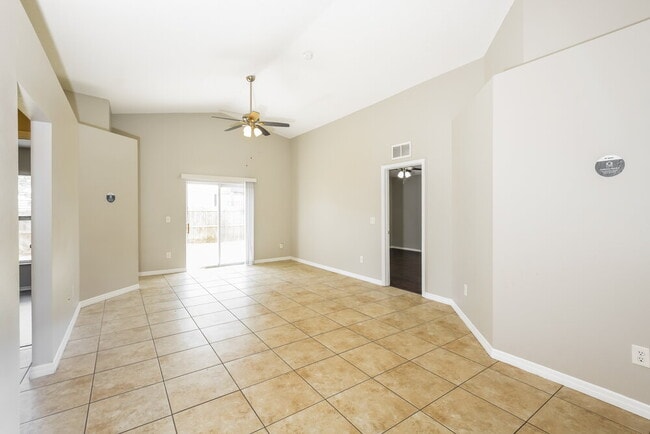 Building Photo - 2317 Hickory Pine St