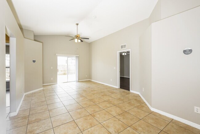 Foto del edificio - 2317 Hickory Pine St