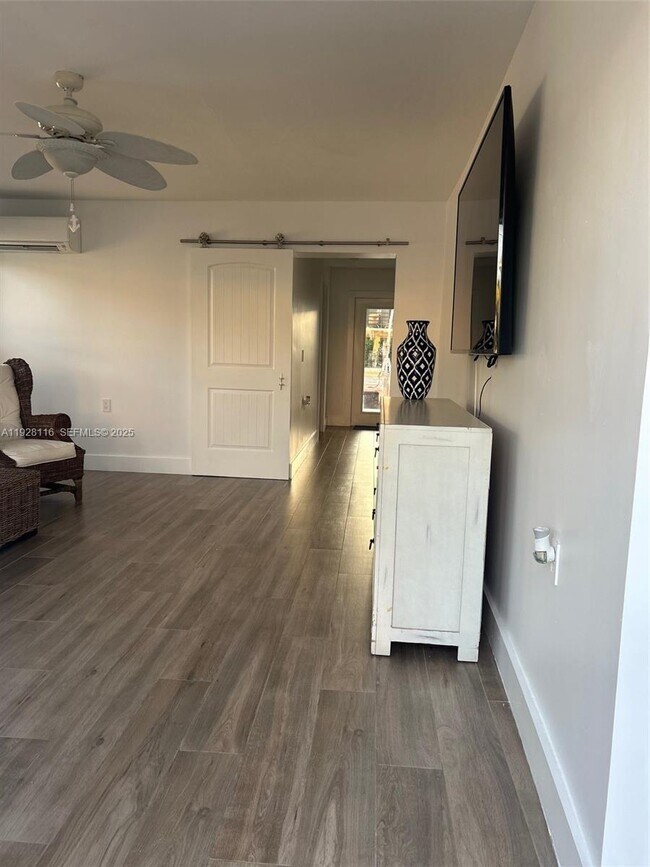 Building Photo - 826 Bonito Ln