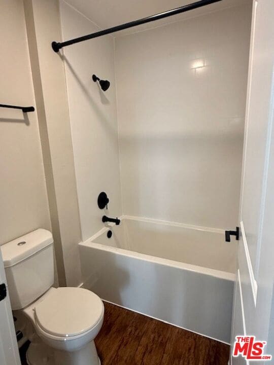 Building Photo - 7660 Beverly Blvd