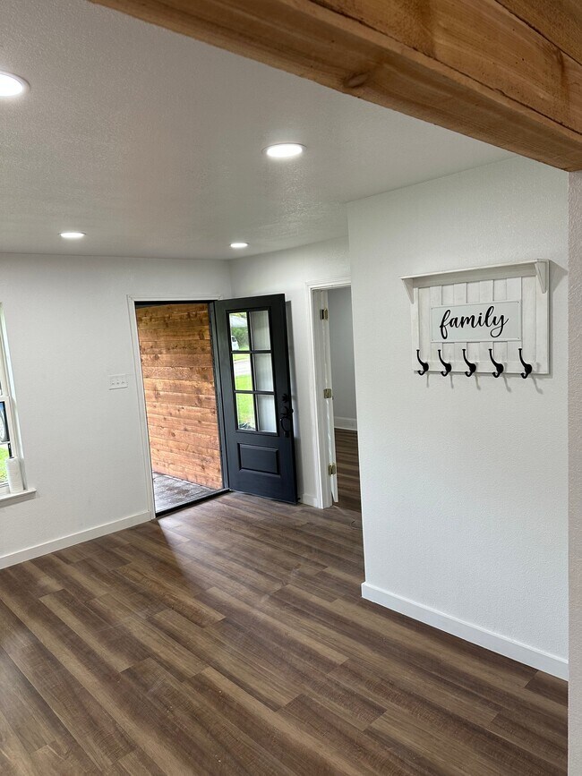Building Photo - 5809 Westhaven Dr