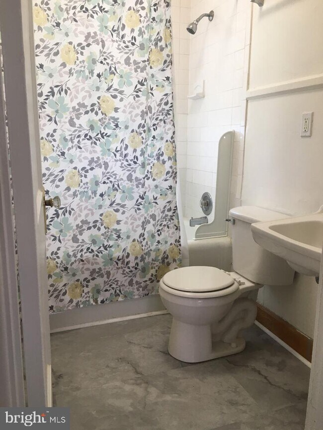 Foto del edificio - 1330 William St