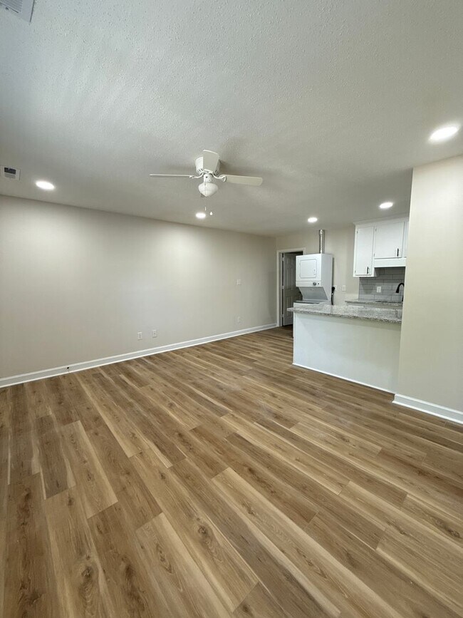 Foto del edificio - 1503 Tilghman Rd N