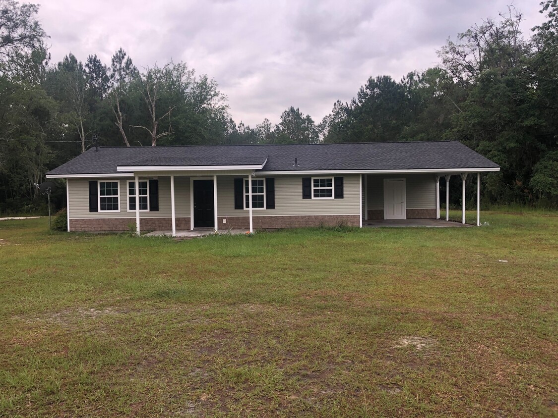 Primary Photo - Available Now Charming 2-Bedroom Pet Frien...