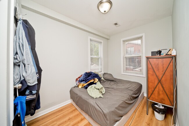 Building Photo - 1431 West Flourney-2R