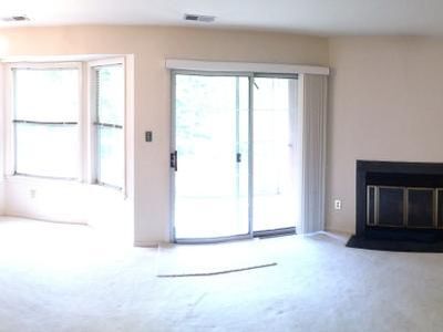 Building Photo - 303 Trinity Ct
