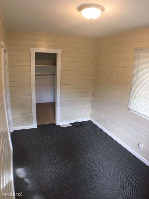 Building Photo - 3 br, 1 bath House - 2621 E Willamette Ave