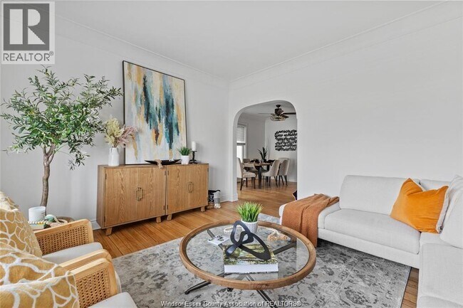 Photo du bâtiment - 809 Gladstone Ave