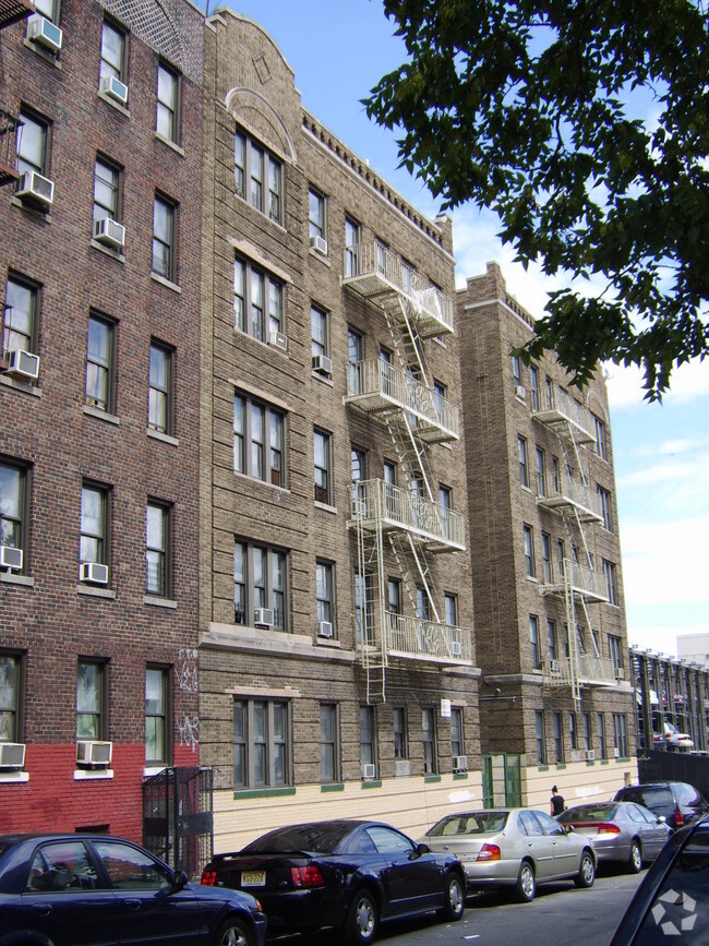 Building Photo - 509 West 212th St