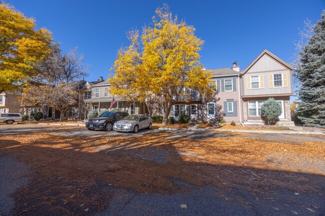 Foto del edificio - Discover Comfort and Style: Spacious 2-Bed...