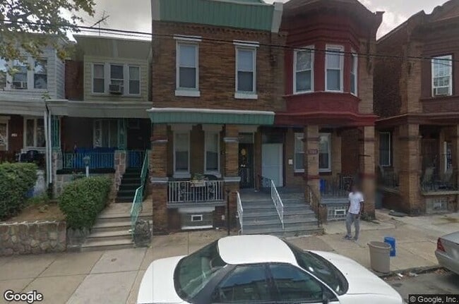 Building Photo - 3246 W Huntingdon St