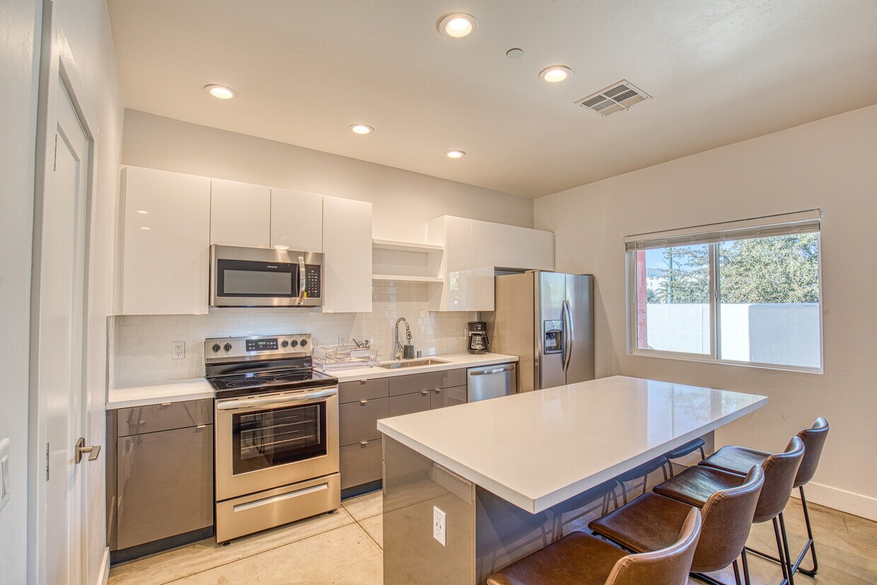 1330 E Drachman St, Tucson, AZ 85719