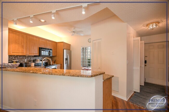 Building Photo - ***2 Bed/ 2 Bath***FAIRWAYS OF EMERALD GRE...