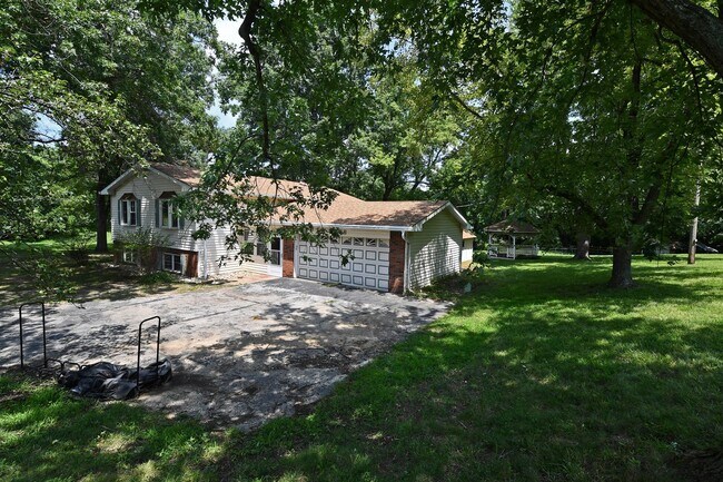 Foto del edificio - 2706 Christy Ave