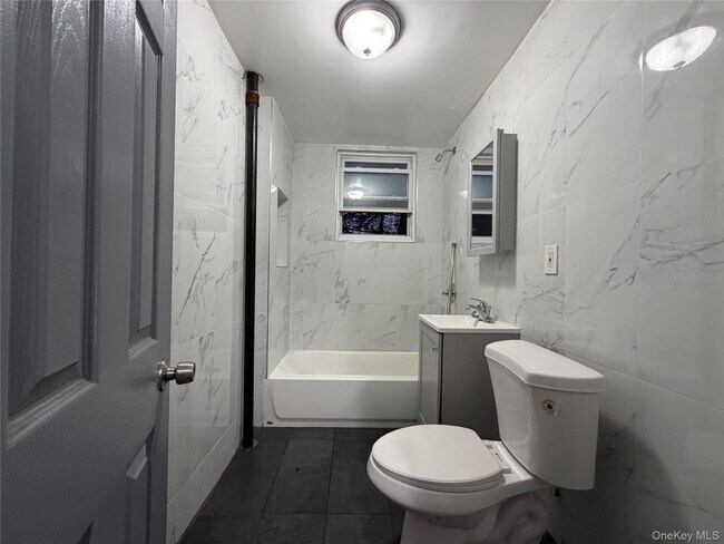 Foto del edificio - 4451 Matilda Ave