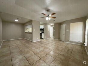 Building Photo - 504 E Denton Dr