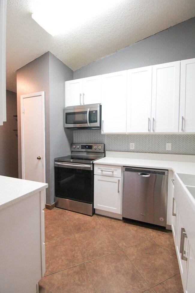 Foto del edificio - 6203 Berrywest Dr