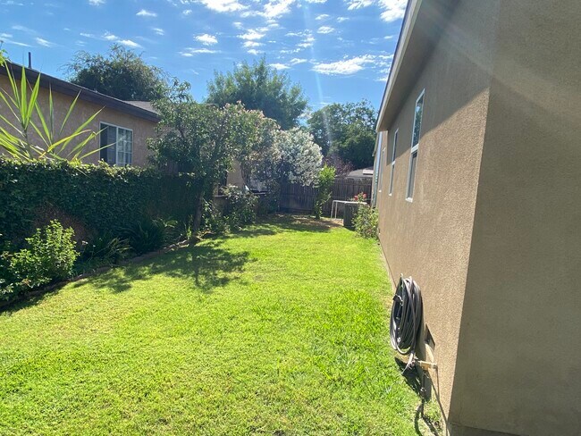 Building Photo - 11630 El Granada Ave