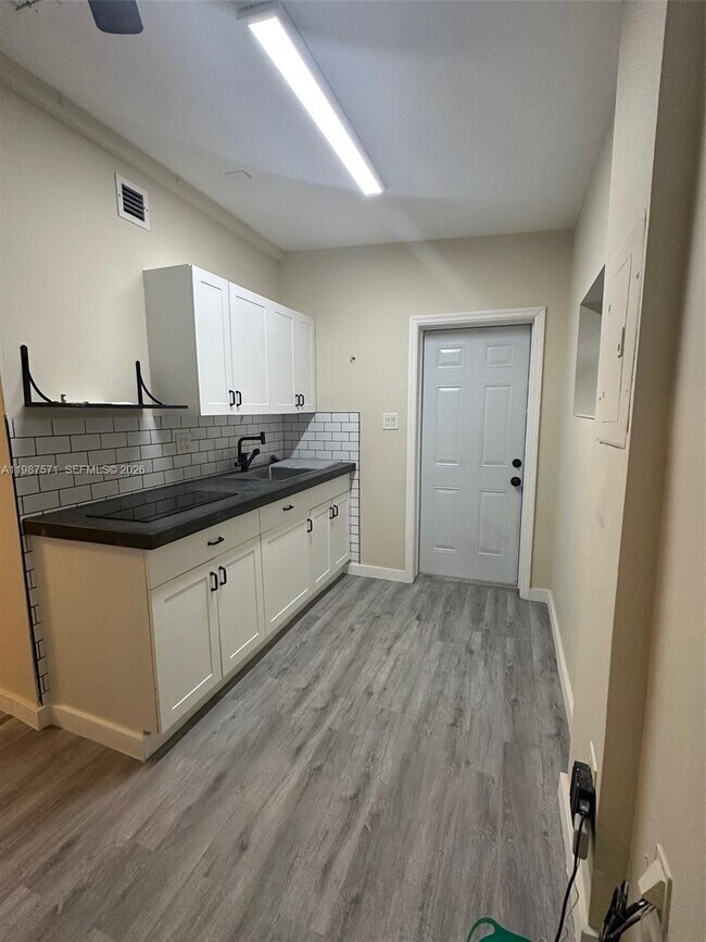 Foto del edificio - 1101 NW 32nd Pl