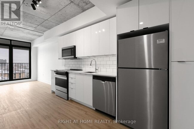 Building Photo - 377 Winona Ave