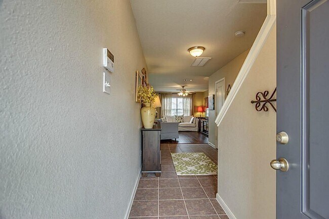 Foto del edificio - 1618 Grable Cove Ln
