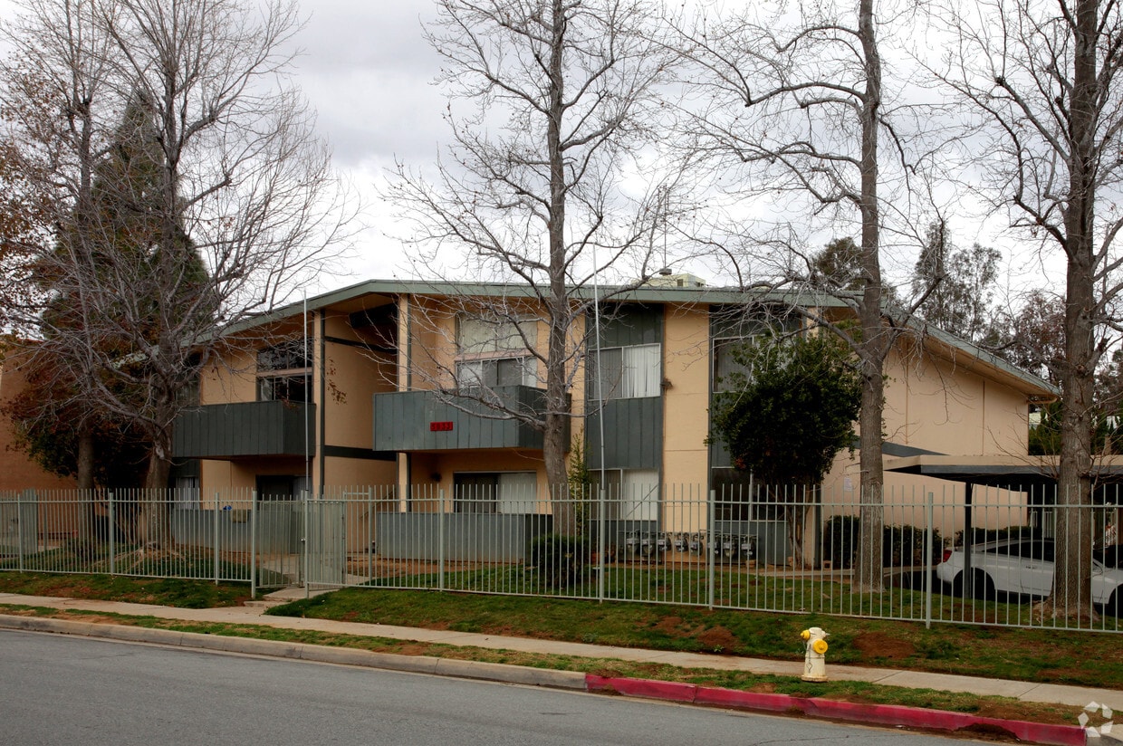 Wilson Garden Apartments in Banning, CA