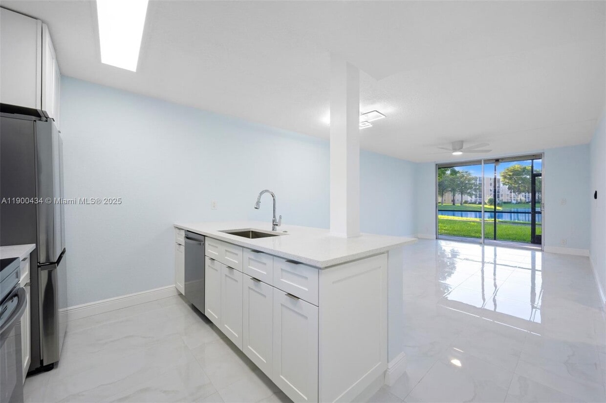 Primary Photo - 7900 NW 50th St