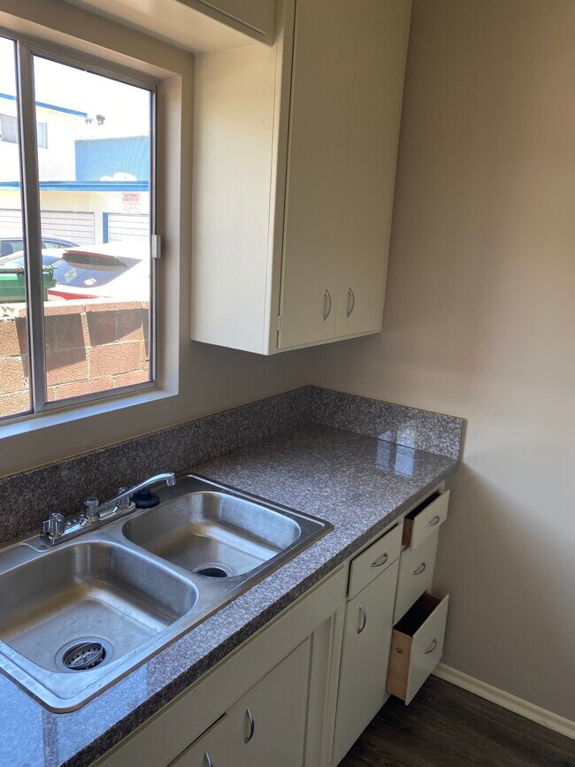 Kitchen - 7615 Florence Ave