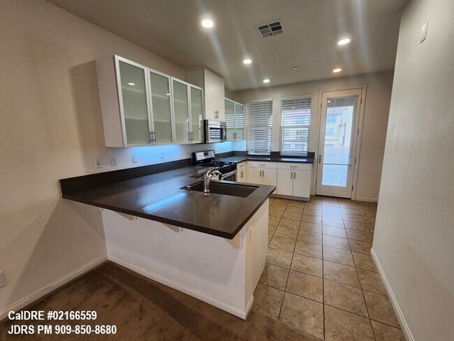 Foto del edificio - Azusa 2 bedroom Townhome