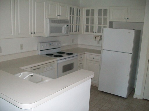 Building Photo - 4148 Breezewood Dr