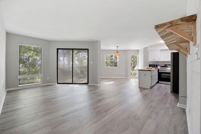Foto del edificio - Fully Renovated 2BR/2BA Condo for Rent – P...