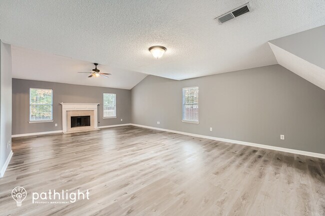 Foto del edificio - 132 Silvergrass Dr, Dallas, GA, 30157