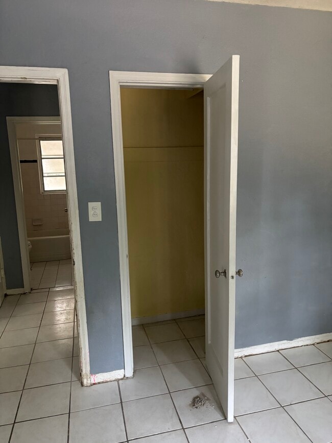 Foto del edificio - 1007 NE 112th St