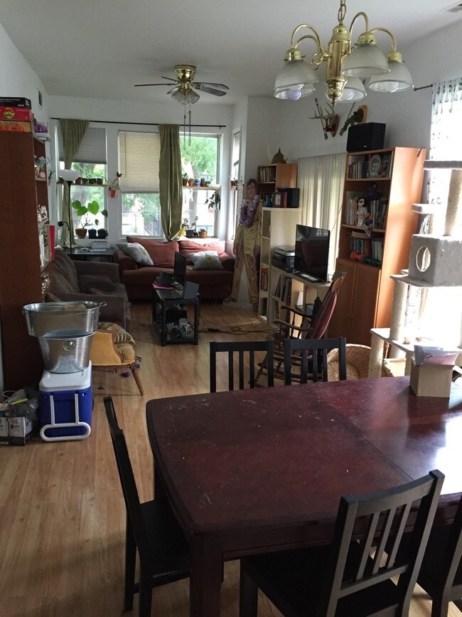 Foto del interior - 2450 W Cortland St
