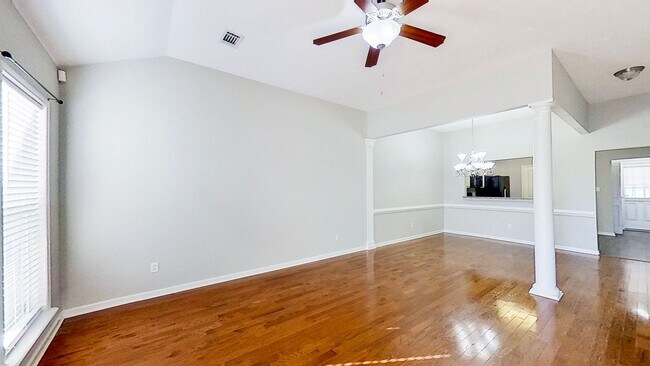 Building Photo - Beautiful Low Maintenance Executive Town Home Close to Gate 2 Fort Gordon