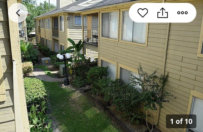 Foto del edificio - 12400 Overbrook Ln