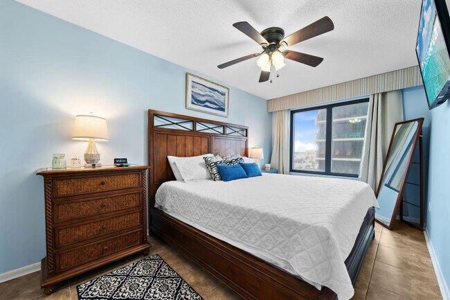 Foto del edificio - 407 W Beach Blvd