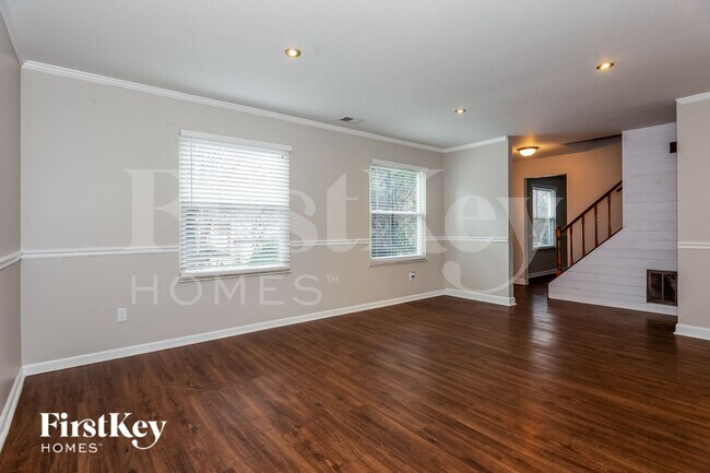 Foto del edificio - 9512 Robert Burns Ct