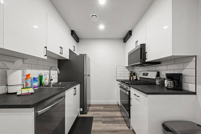 Building Photo - 4914 Hawthorn Pl SW