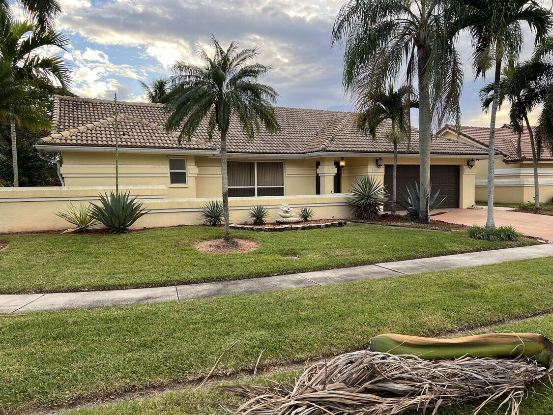 9855 Sun Pointe Dr, Boynton Beach, FL 33437 House Rental in Boynton