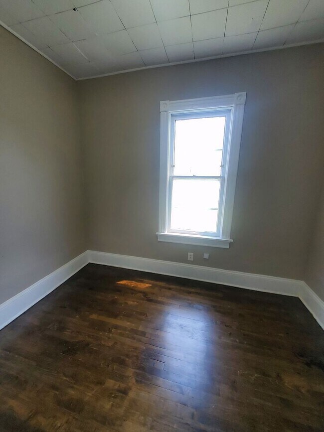 Building Photo - 635-637 W Center St. (Duplex)