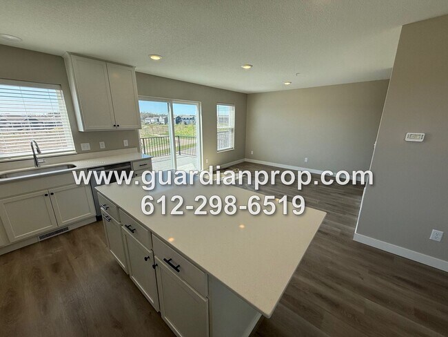 Foto del edificio - Luxury New Construction Townhouse, End Unit, Lower Family Room w/Walkout, 4 Baths, Loft Area