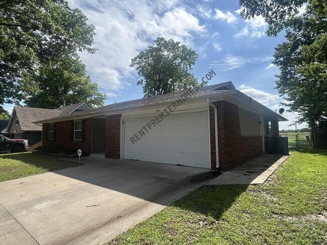 Foto del edificio - 900 S 27th St