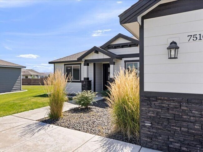 Foto del edificio - 7510 Courtney Dr