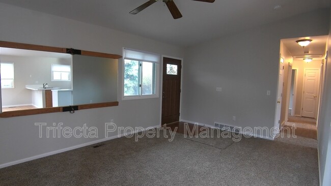 Building Photo - 4143 Hayes Cir