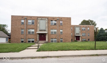 Building Photo - 146 E 19th St