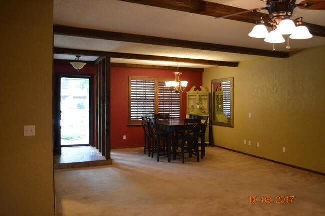 Building Photo - 3126 Walnut Rd