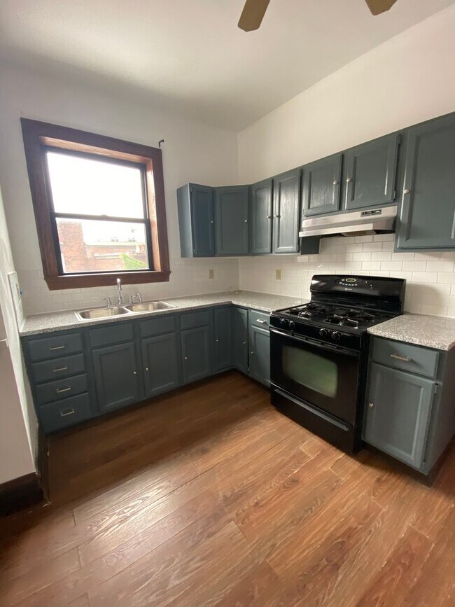 Foto del edificio - 1309 E Carson St