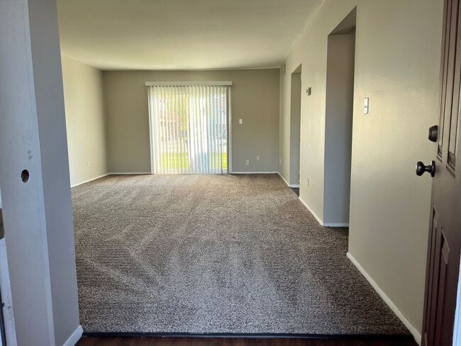 Building Photo - 1143 Abbey Ln
