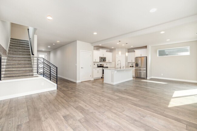 Foto del edificio - Modern home with 4 bed 2.5 bath available ...